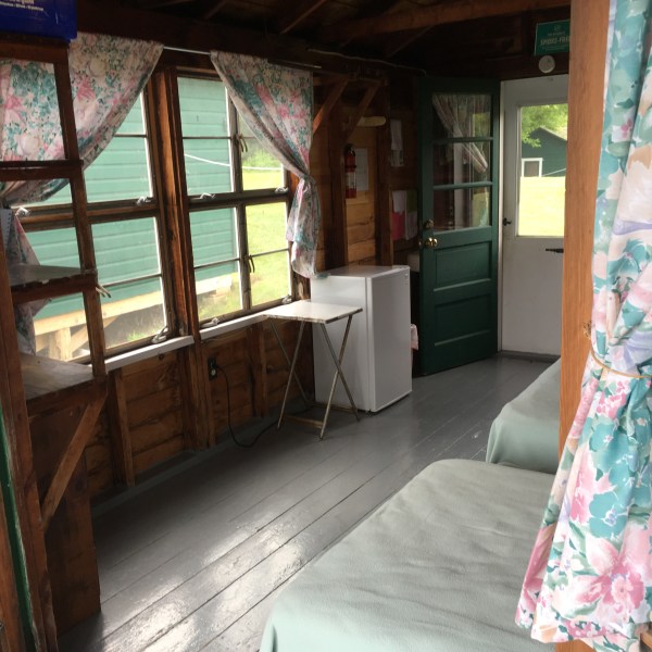 Cliffside 5 Room to door