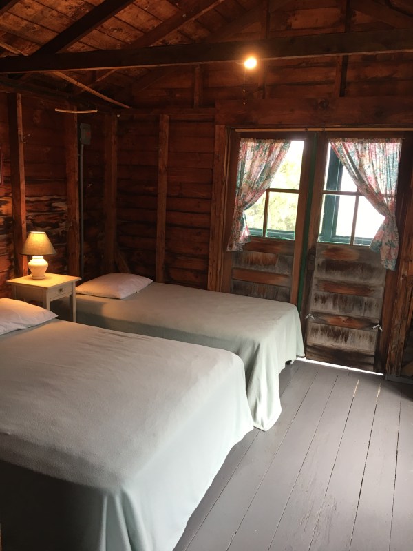 Cliffside 5 room to lake